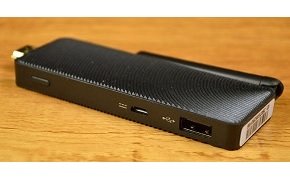 USB端子搭載しているQuantum Access Windows 8.1 Mini PC Intel Stick