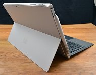Surface Pro 4のキックスタンド