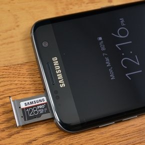 microSDスロット