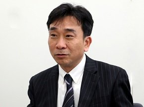 野村栄司氏