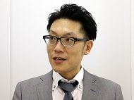 岡田氏