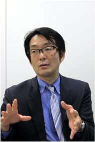山添氏
